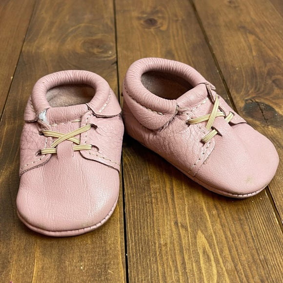 Freshly Picked | Oxford in Blush | sz 2 - Picture 3 of 10